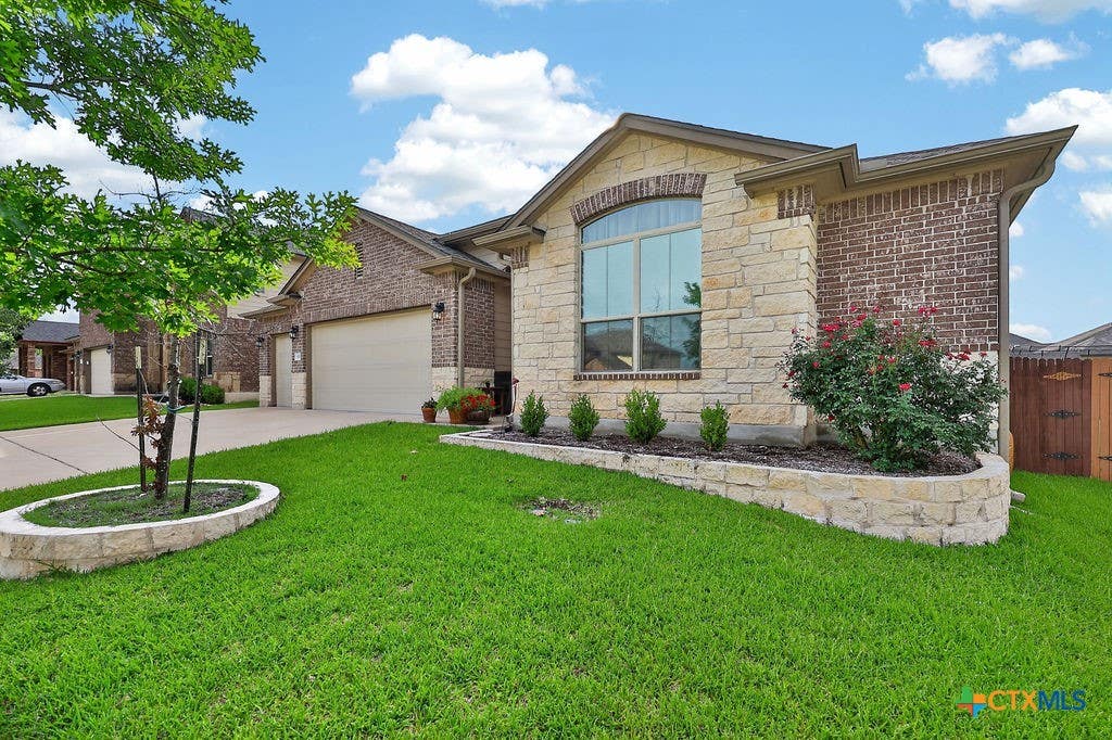 Photo of 1129 Iron Glen Drive, Temple, TX 76502 (MLS # 616296)