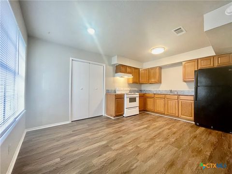 Photo of 101 Lockhart Street, San Marcos, TX 78666 (MLS # 592103)