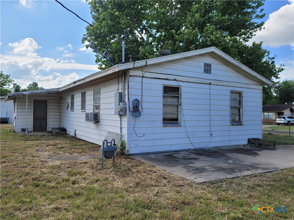 202 W Bobwhite Lane