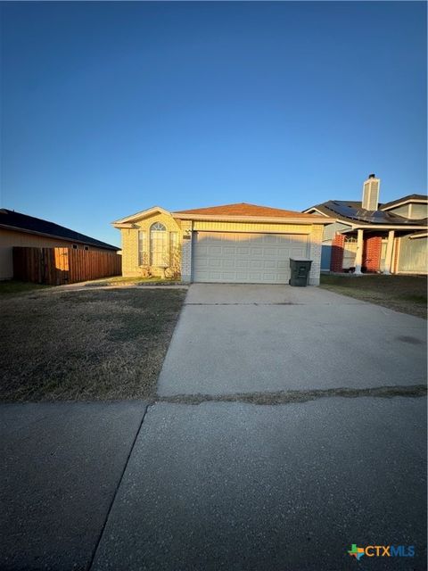 Photo of 2213 Garrett Drive, Killeen, TX 76543 (MLS # 599476)