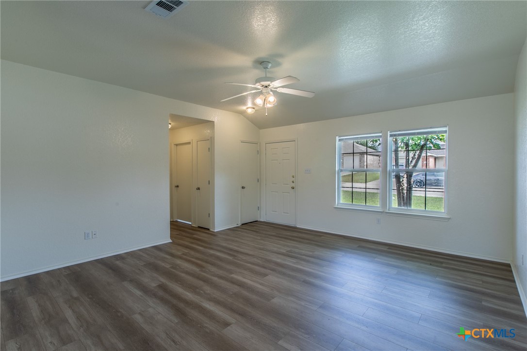 519 E Victory Avenue