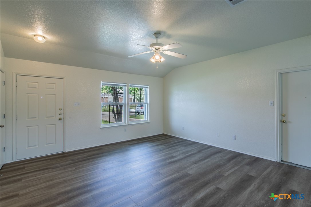 519 E Victory Avenue