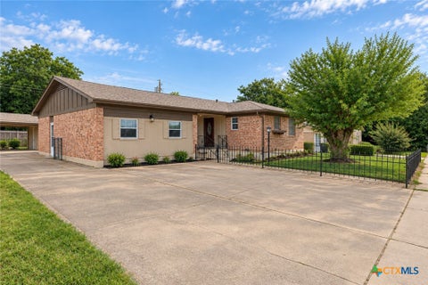 Photo of 1007 Illinois Avenue, Killeen, TX 76541 (MLS # 624711)
