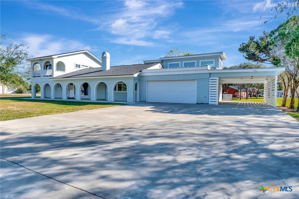 Photo of 445 Lakeshore Drive, Victoria, TX 77905 (MLS # 617407)