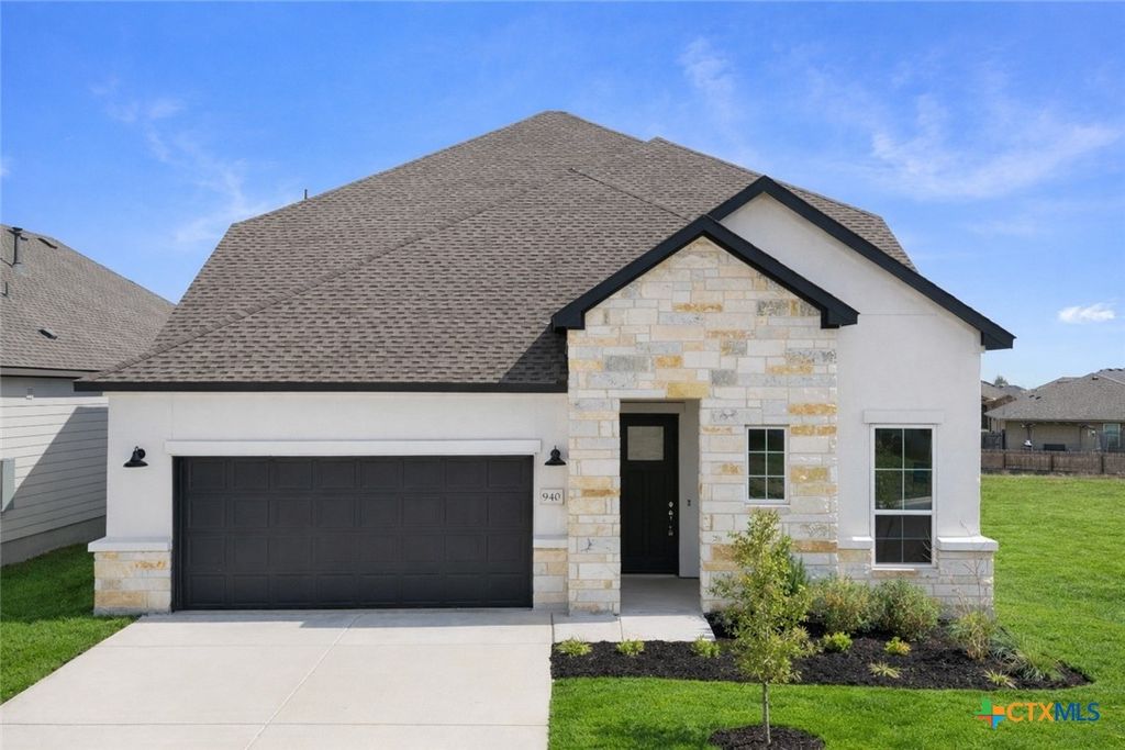 Photo of 940 Nolte ST, Seguin, TX 78155 (MLS # 580746)