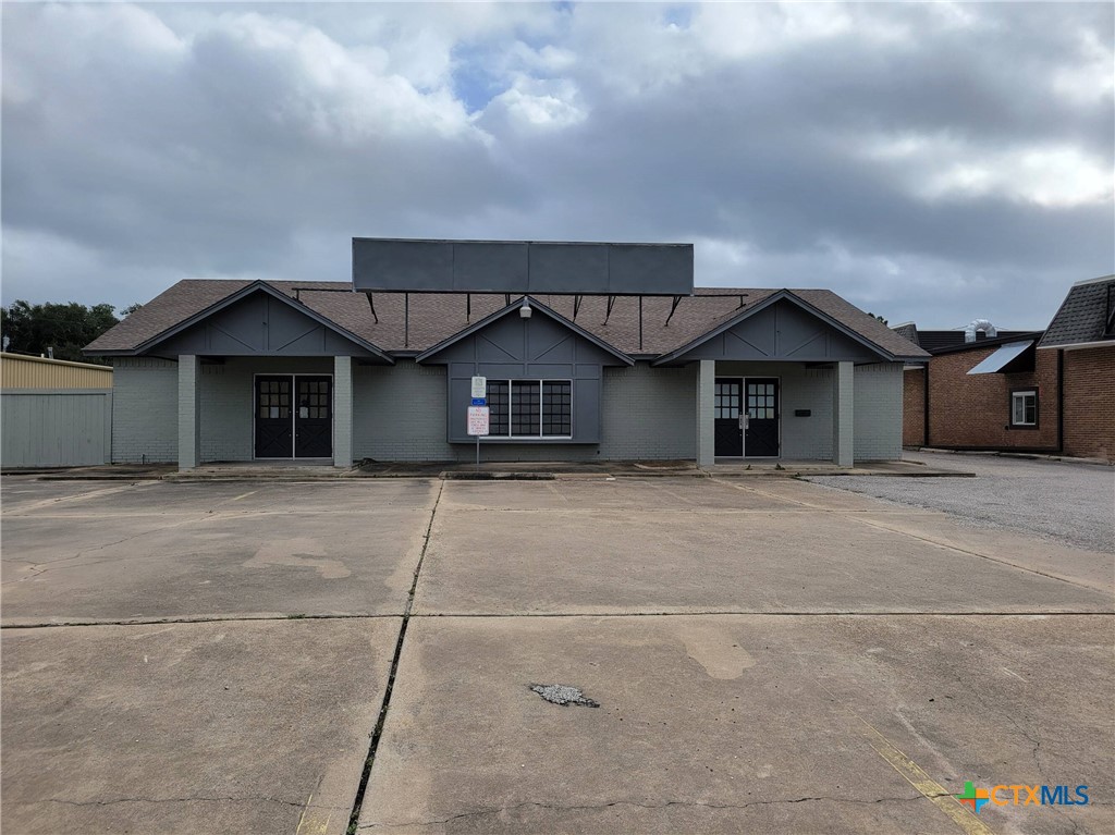 Photo 1 of 4 — 6508 N Navarro Street, Victoria, TX 77904