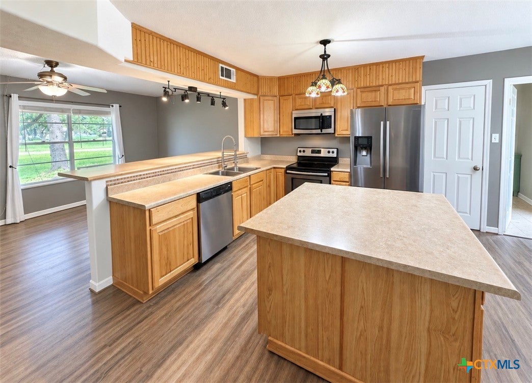 406 Royal Oak Drive
