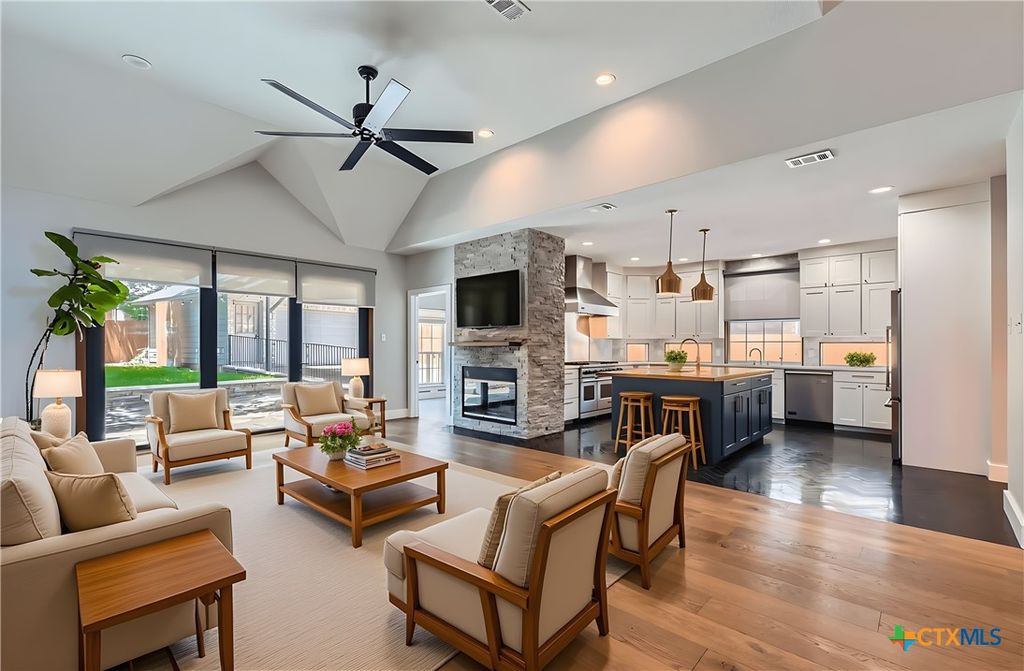 Photo of 6110 Blanco River Pass, Austin, TX 78749 (MLS # 610426)