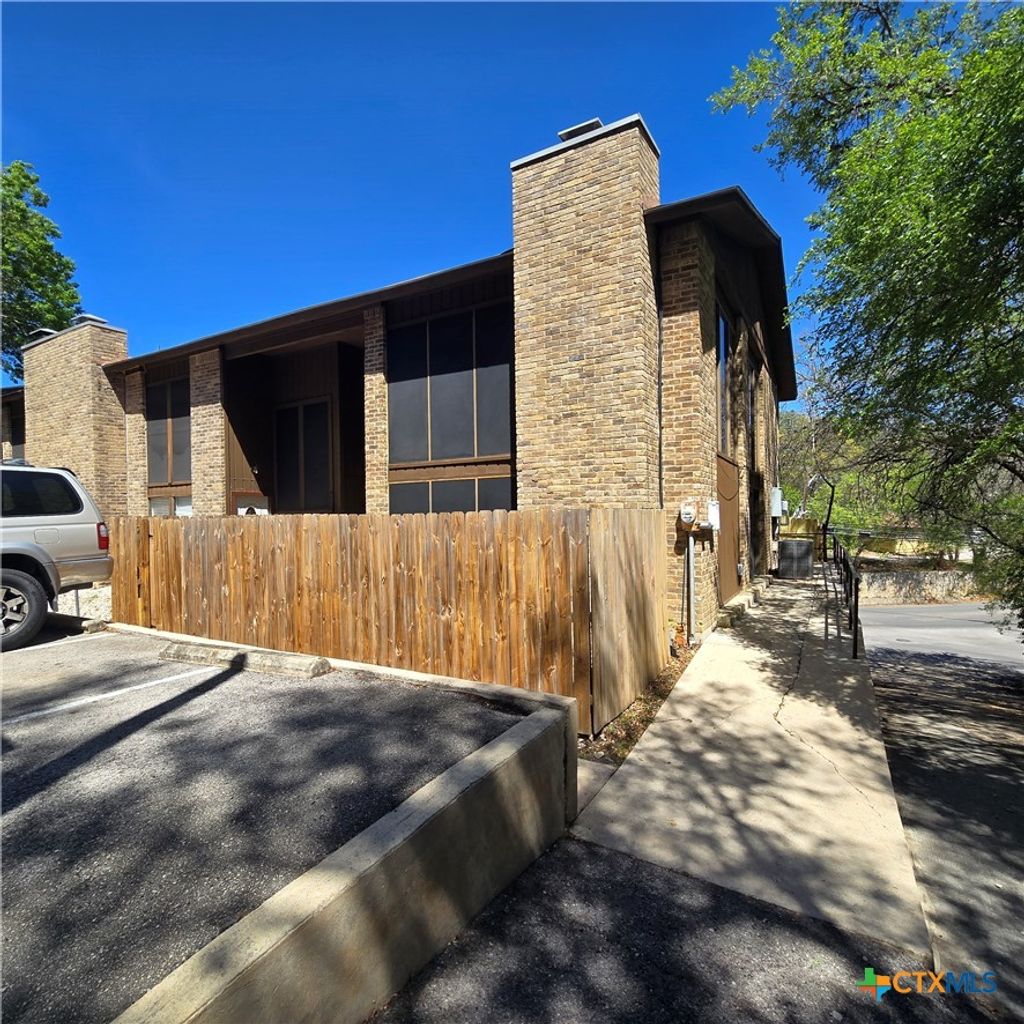 Photo of 801 Old Ranch Road 12, San Marcos, TX 78666 (MLS # 610186)