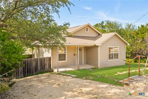 Photo of 323 Lexington Pass, Canyon Lake, TX 78133 (MLS # 615592)