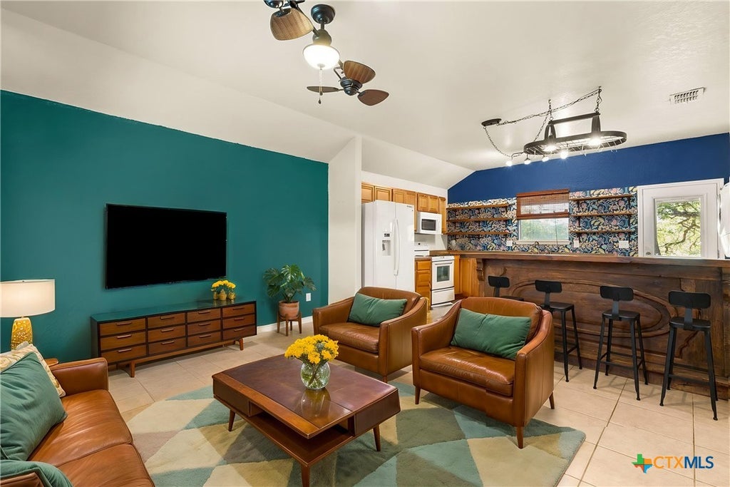 Photo of 323 Lexington Pass, Canyon Lake, TX 78133 (MLS # 615592)