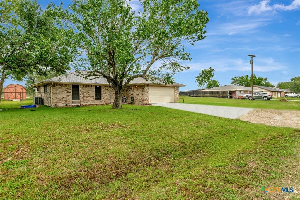 Photo of 401 Viking Street, Victoria, TX 77905 (MLS # 611379)