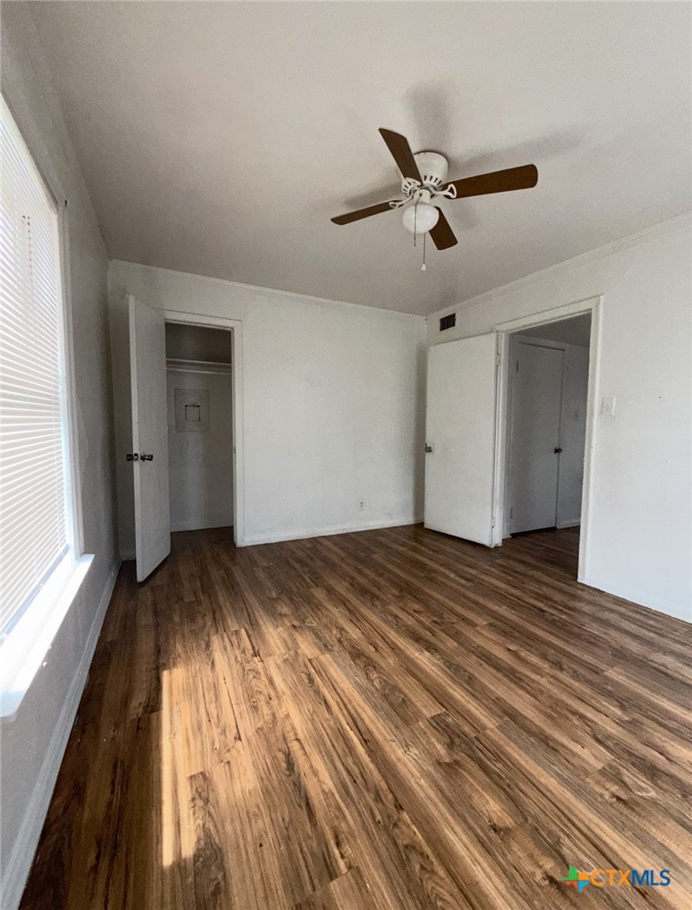 405 W AVENUE E Branch