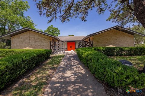 2506 Bon Aire Victoria TX 77901