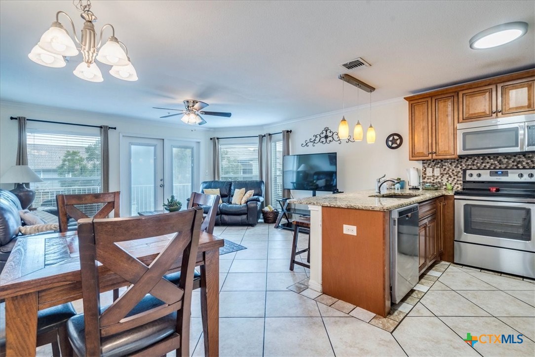 Photo 1 of 24 — 730 E Mather Street 303, New Braunfels, TX 78130