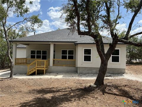 A home in Blanco