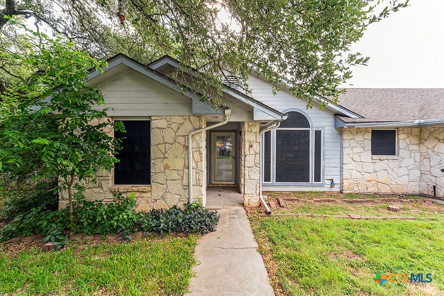 View Lockhart, TX 78644 house