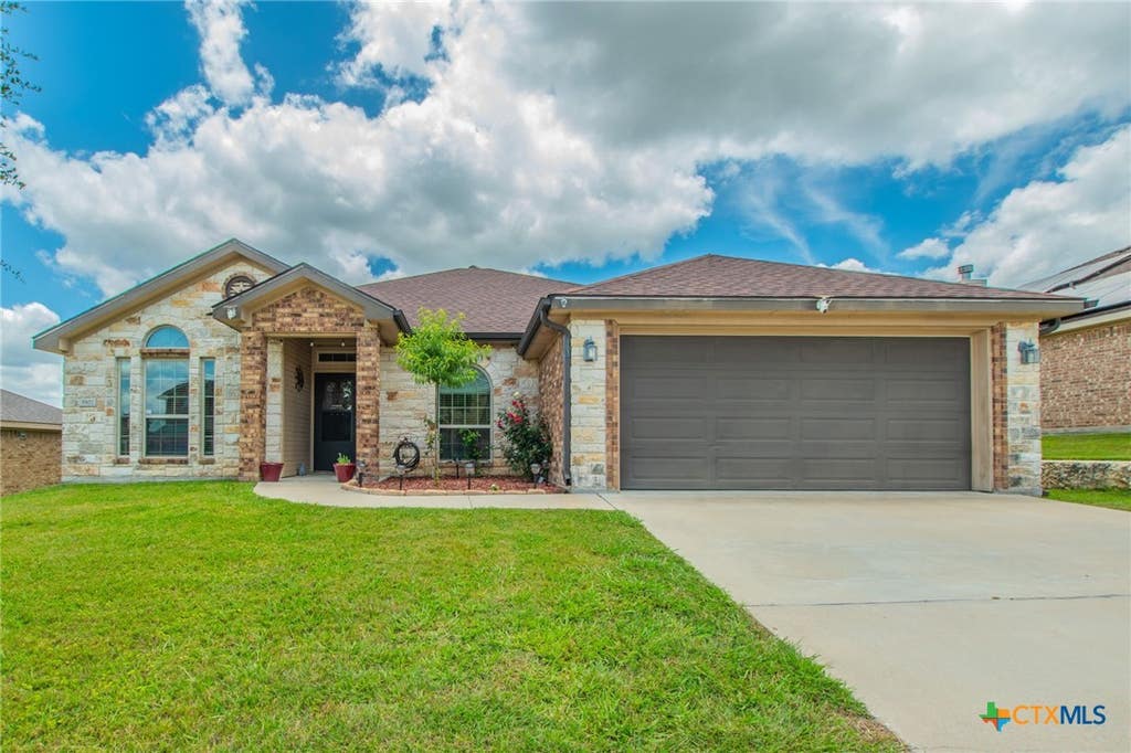 Photo of 3902 Anvil Range Road, Killeen, TX 76549 (MLS # 616331)