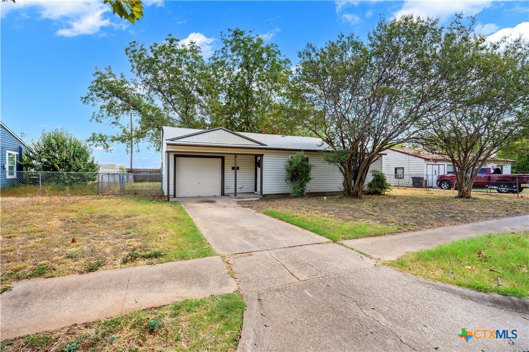 808 Crockett Drive