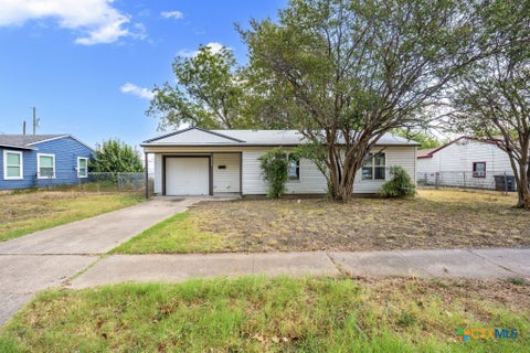 Photo of 808 Crockett Drive, Killeen, TX 76541 (MLS # 625931)