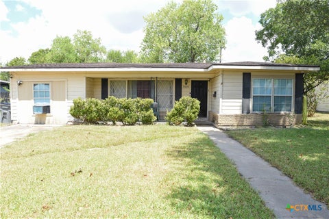 Photo of 3308 Avondale Street, Victoria, TX 77901 (MLS # 624155)