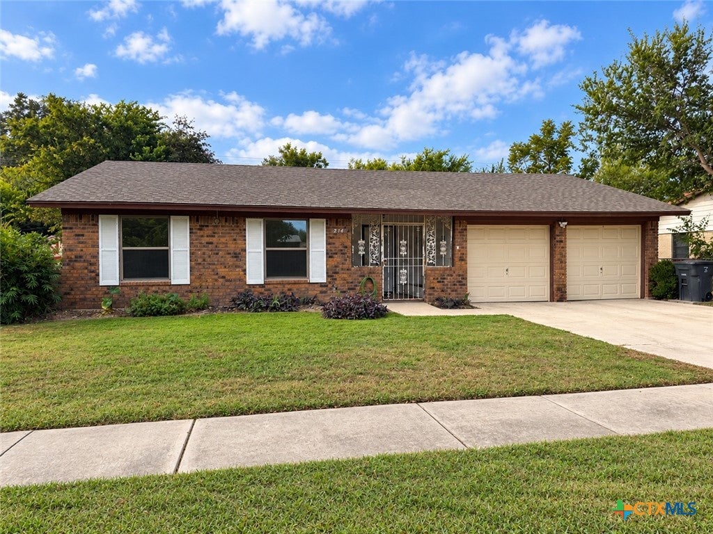 Photo of 214 Zinnia Drive, Killeen, TX 76542 (MLS # 627899)