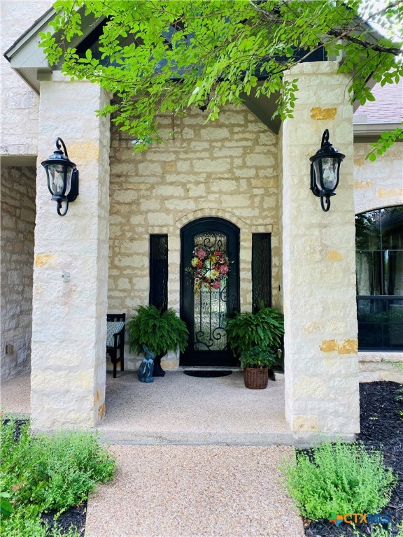 6110 Wooded Creek Cove