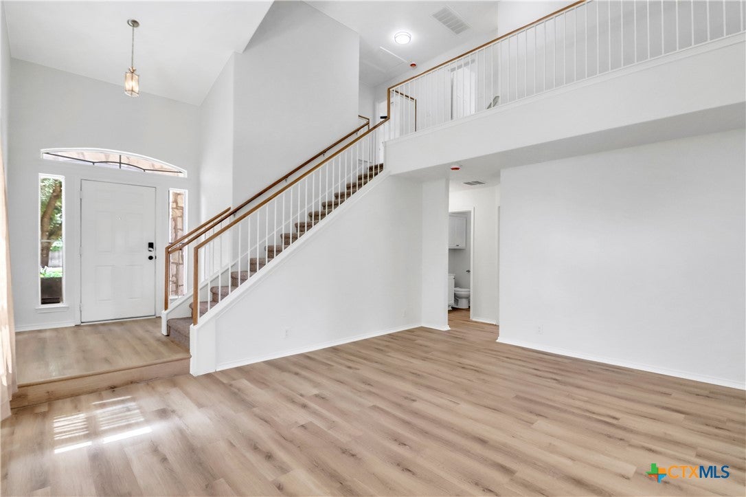 2165 Alton Loop