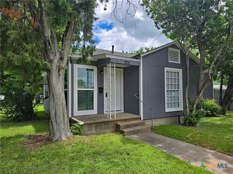 Photo of 1416 E Avenue C, Temple, TX 76501 (MLS # 616567)