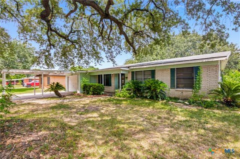 Photo of 2302 E Rosebud Avenue, Victoria, TX 77901 (MLS # 622066)