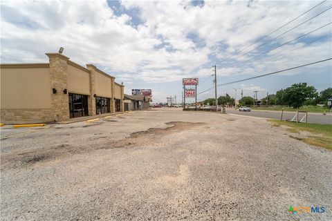 6602 N Navarro Street Victoria TX 77904
