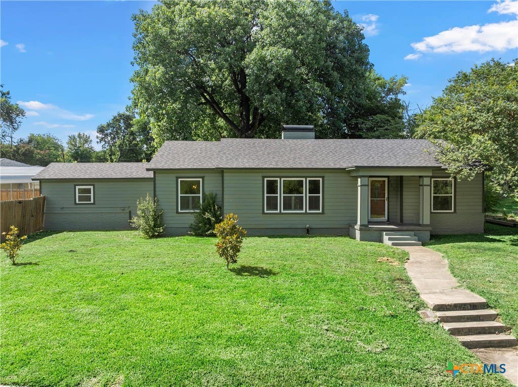 Photo of 420 King Circle, Temple, TX 76501 (MLS # 617359)