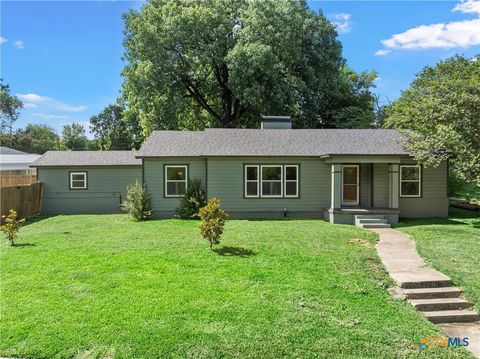 Photo of 420 King Circle, Temple, TX 76501 (MLS # 617359)