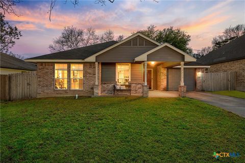 Photo of 2213 Autumn Wood Drive, Waco, TX 76711 (MLS # 607294)