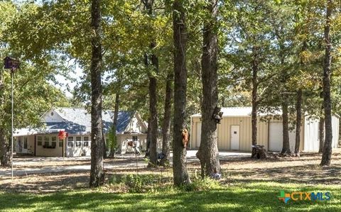 Photo of 220 Clydesdale Drive, Dale, TX 78616 (MLS # 618595)