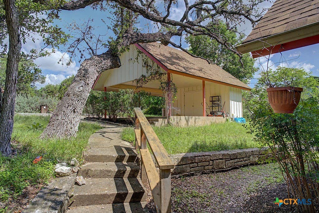Photo of 25 Shady Grove Lane, Wimberley, TX 78676 (MLS # 613555)