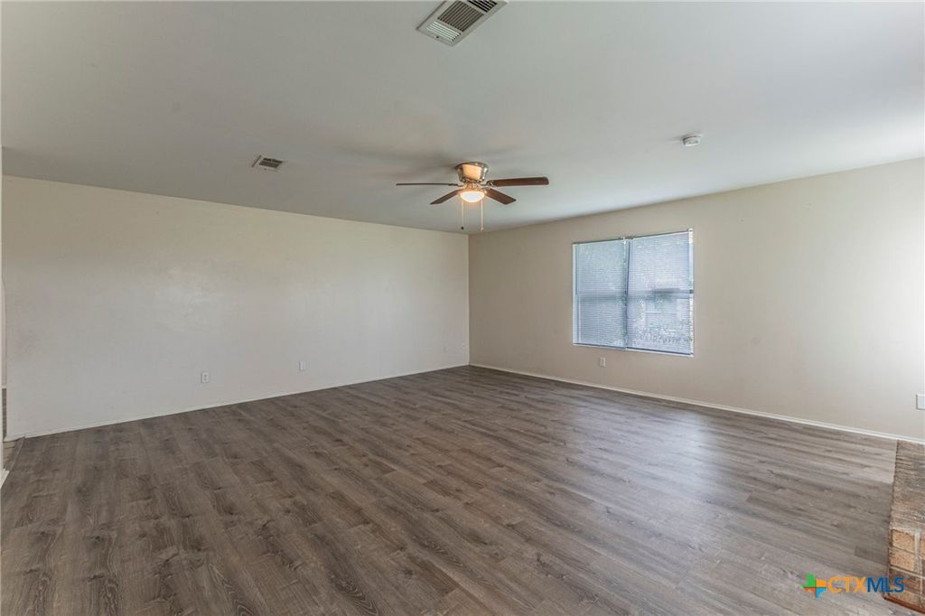 Photo of 4301 River Oaks Drive, Killeen, TX 76543 (MLS # 610662)