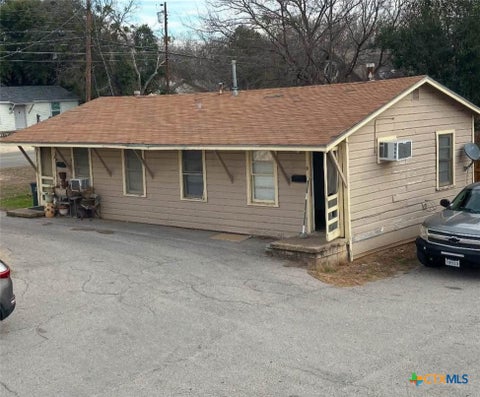 Photo of 720 W Avenue C, Killeen, TX 76541 (MLS # 626059)