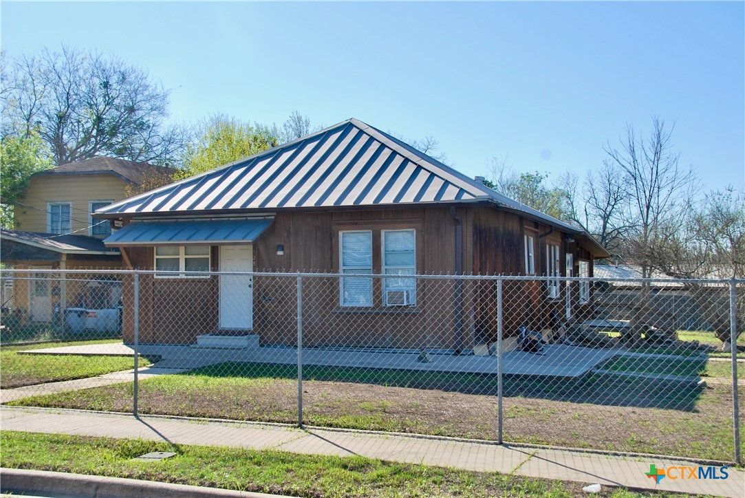 125 W Wallace Street