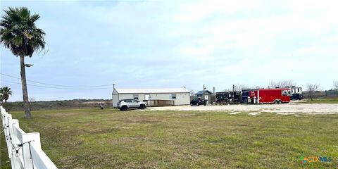 6302 HWY 35 N Rockport TX 78382