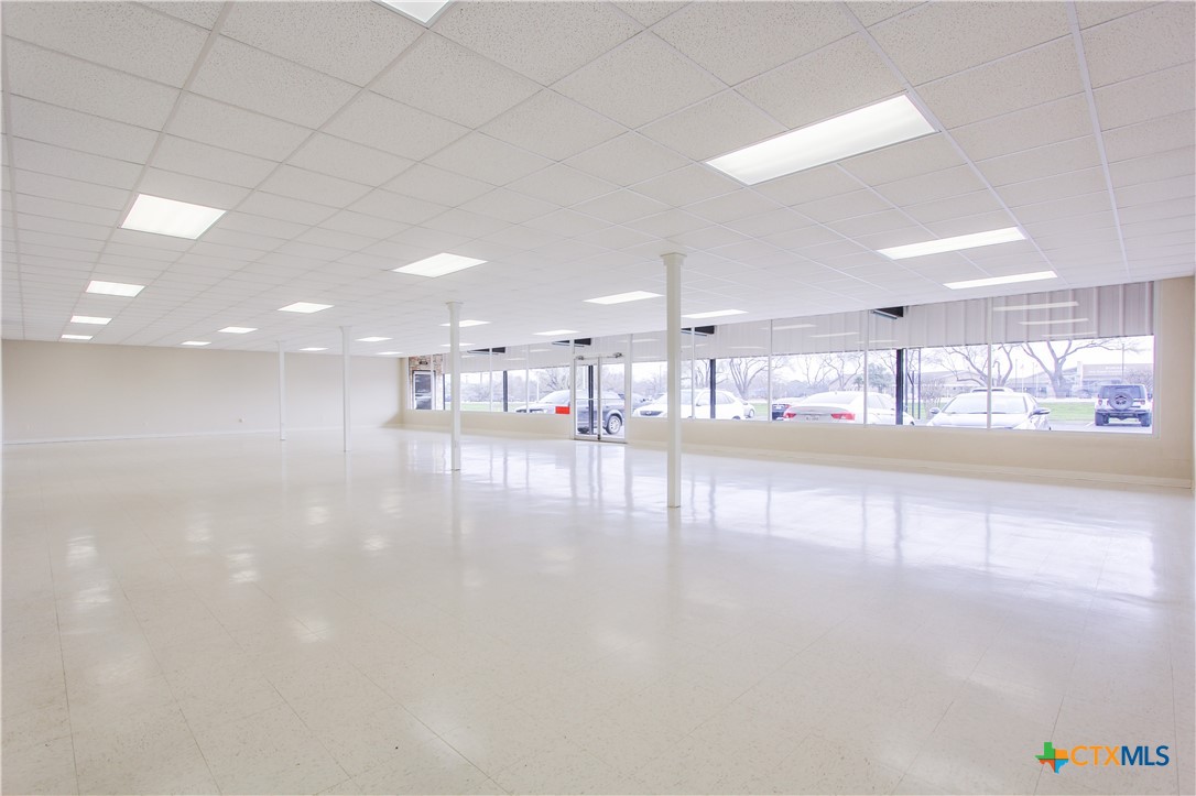 Photo 1 of 37 — 1224 N State Highway 123, San Marcos, TX 78666