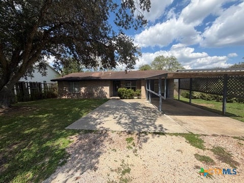 Photo of 615 Avenue C, Yorktown, TX 78164 (MLS # 627842)