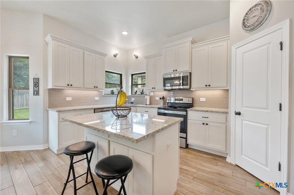 Photo of 621 Holstein Drive, Belton, TX 76513 (MLS # 616636)