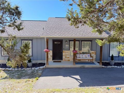 Photo of 156 Deer Run Pass, Canyon Lake, TX 78133 (MLS # 606069)