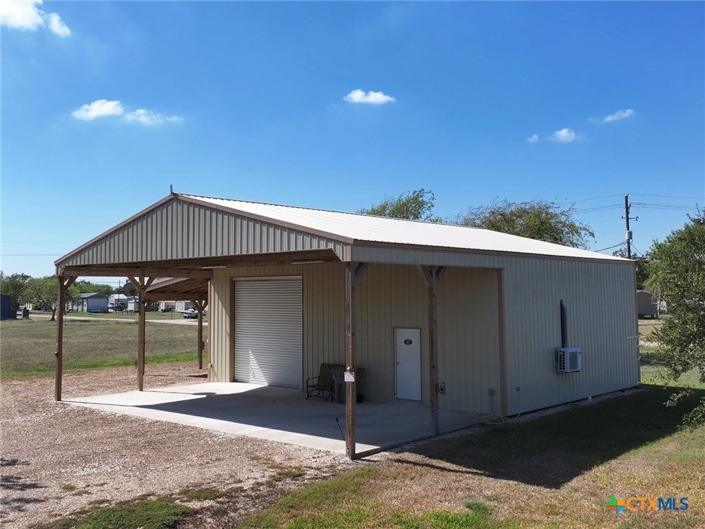 Photo of 407 W Oakland Avenue, Seadrift, TX 77983 (MLS # 628198)