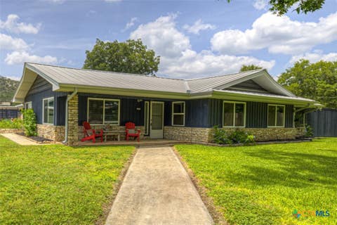Photo of 635 Riverside Path PATH, Canyon Lake, TX 78133 (MLS # 621815)