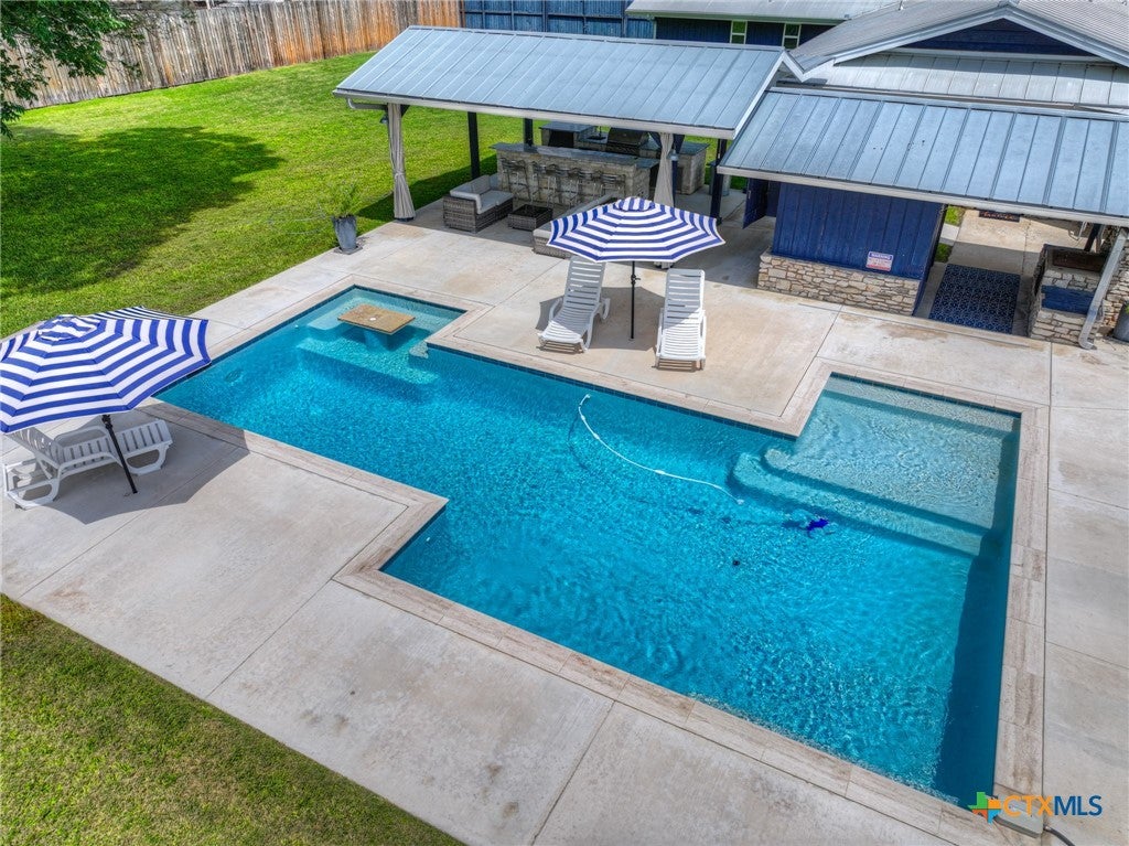 Photo of 635 Riverside Path PATH, Canyon Lake, TX 78133 (MLS # 621815)