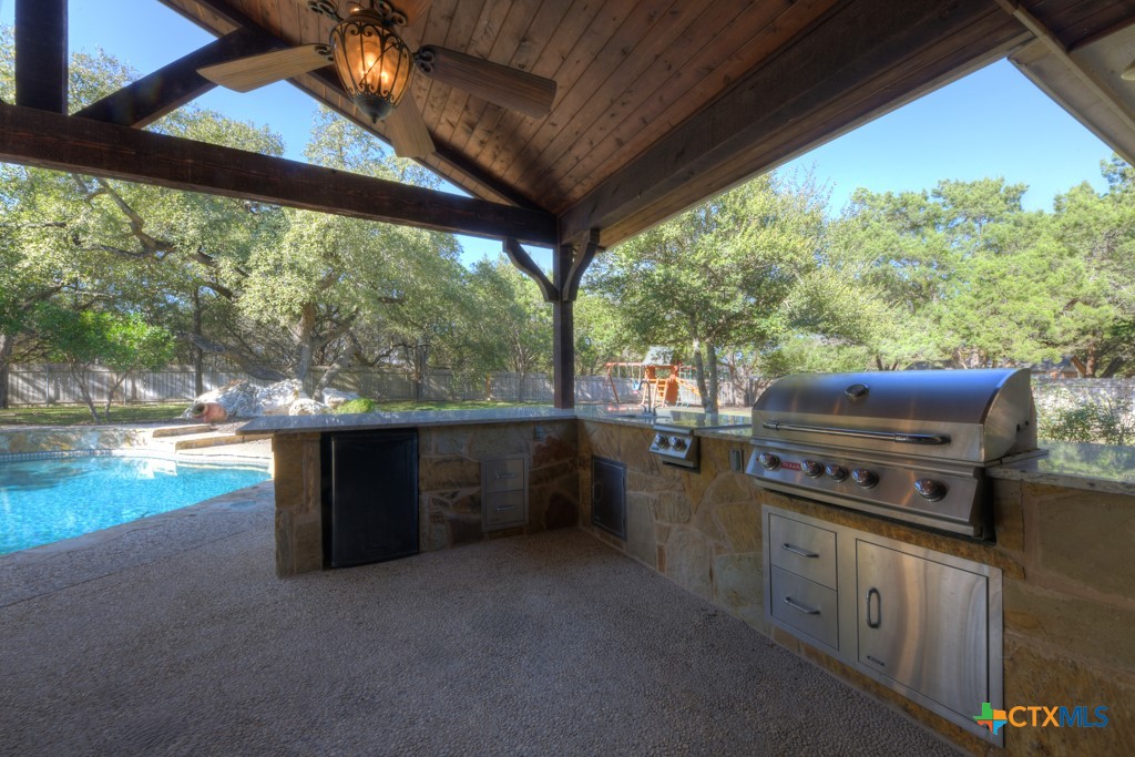 New Braunfels, Texas 78132, United States, 4 Bedrooms Bedrooms, ,3 BathroomsBathrooms,Residential,Pending,25090