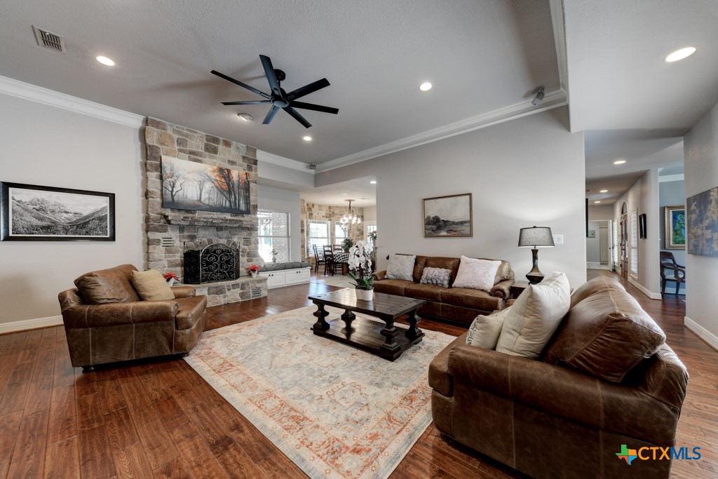 New Braunfels, Texas 78132, United States, 4 Bedrooms Bedrooms, ,3 BathroomsBathrooms,Residential,Pending,25090