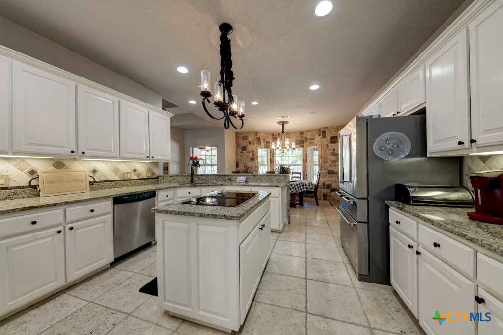 New Braunfels, Texas 78132, United States, 4 Bedrooms Bedrooms, ,3 BathroomsBathrooms,Residential,Pending,25090